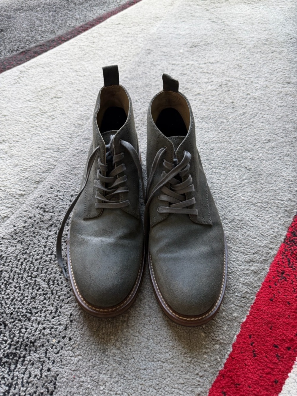 Banana Republic Men's Grey Ortholite Leather Chukka Boots
